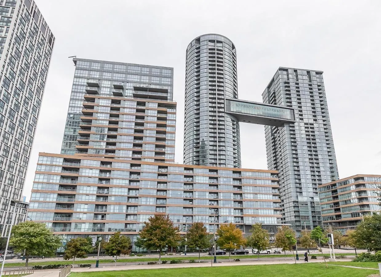 Simply Comfort. Elegant Apartments Dan Lecki Toronto
